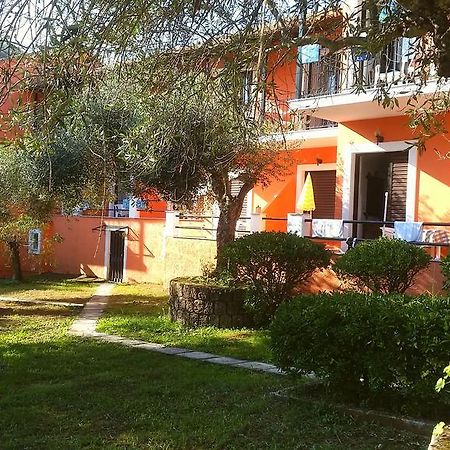 Sofia Apartments Mpoukaris Exterior photo